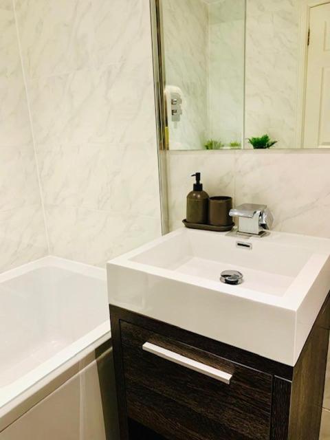 Cosy Roseburn Apartment, Edinburgh - 2 Bedrooms, Free Parking المظهر الخارجي الصورة