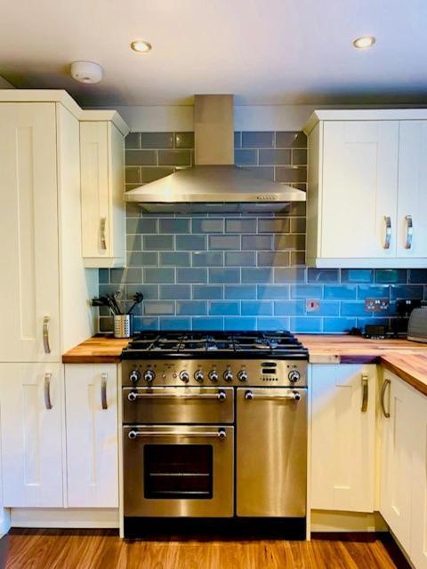Cosy Roseburn Apartment, Edinburgh - 2 Bedrooms, Free Parking المظهر الخارجي الصورة