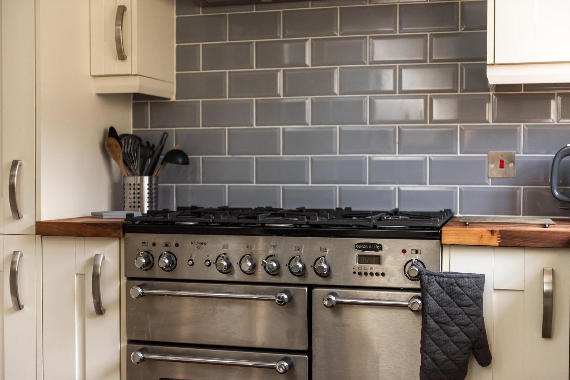 Cosy Roseburn Apartment, Edinburgh - 2 Bedrooms, Free Parking المظهر الخارجي الصورة