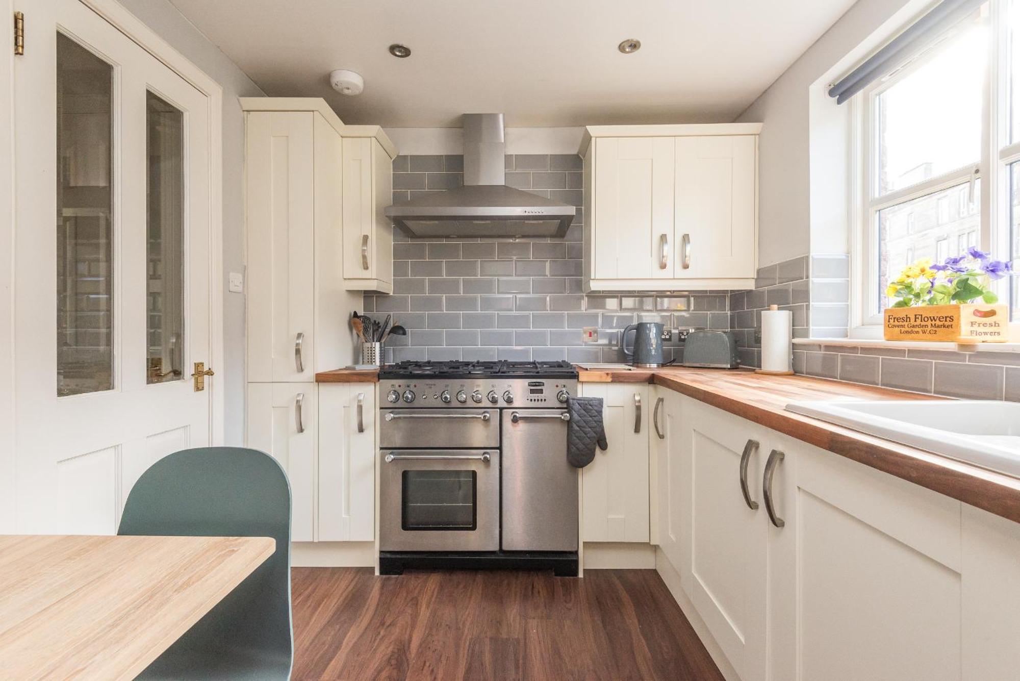Cosy Roseburn Apartment, Edinburgh - 2 Bedrooms, Free Parking المظهر الخارجي الصورة