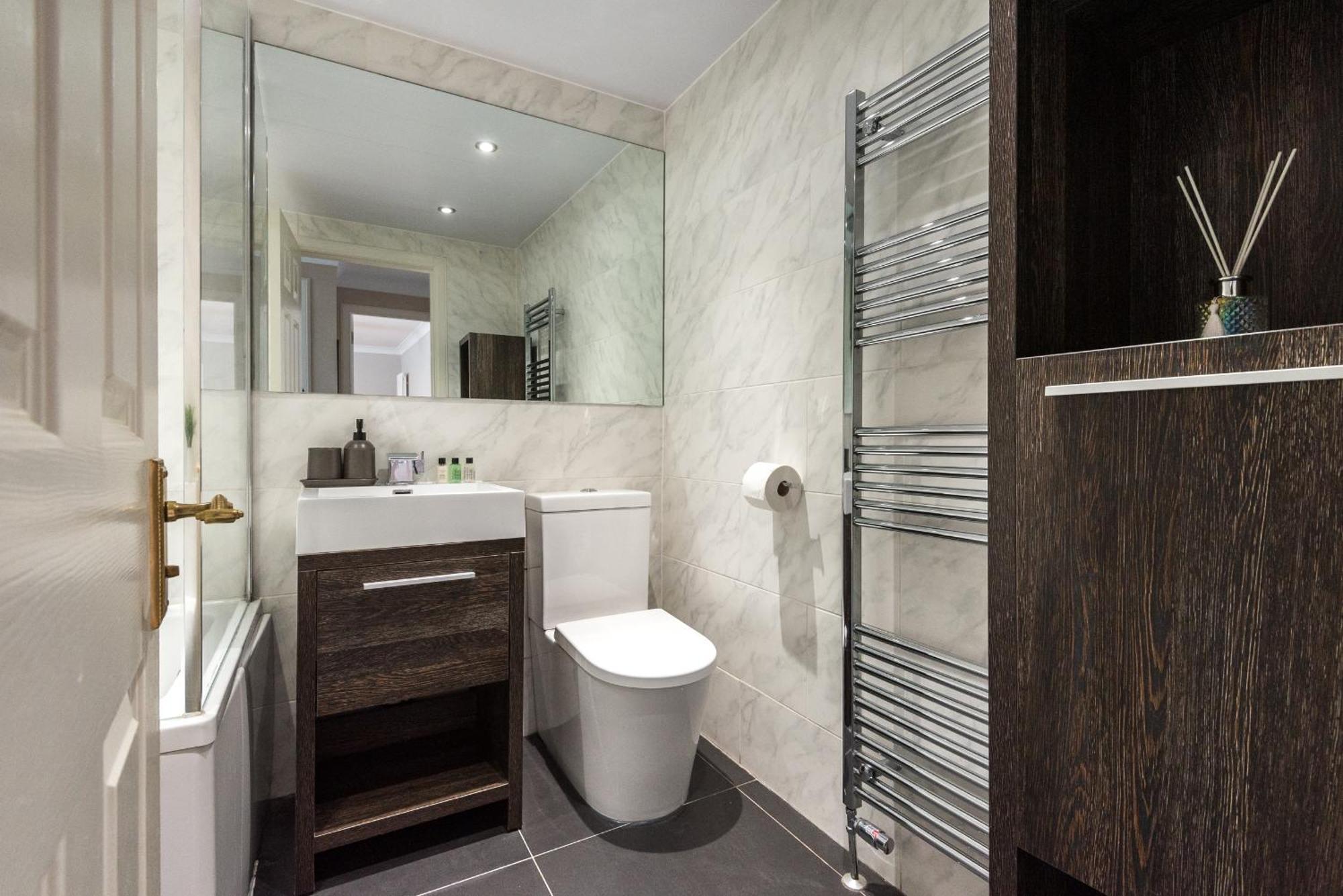 Cosy Roseburn Apartment, Edinburgh - 2 Bedrooms, Free Parking المظهر الخارجي الصورة