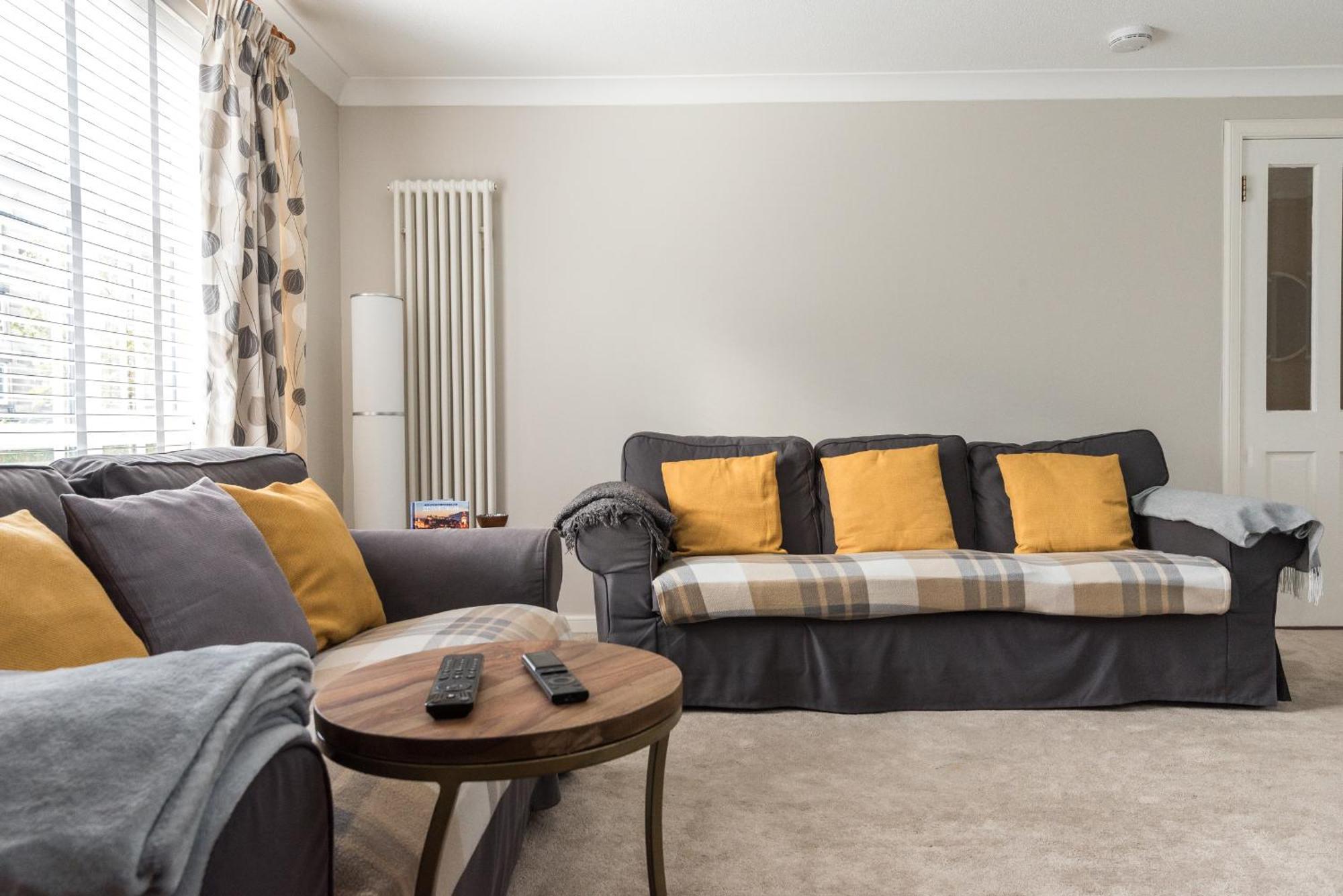 Roseburn Apartment, Edinburgh - 2 Bedrooms, Free Parking المظهر الخارجي الصورة