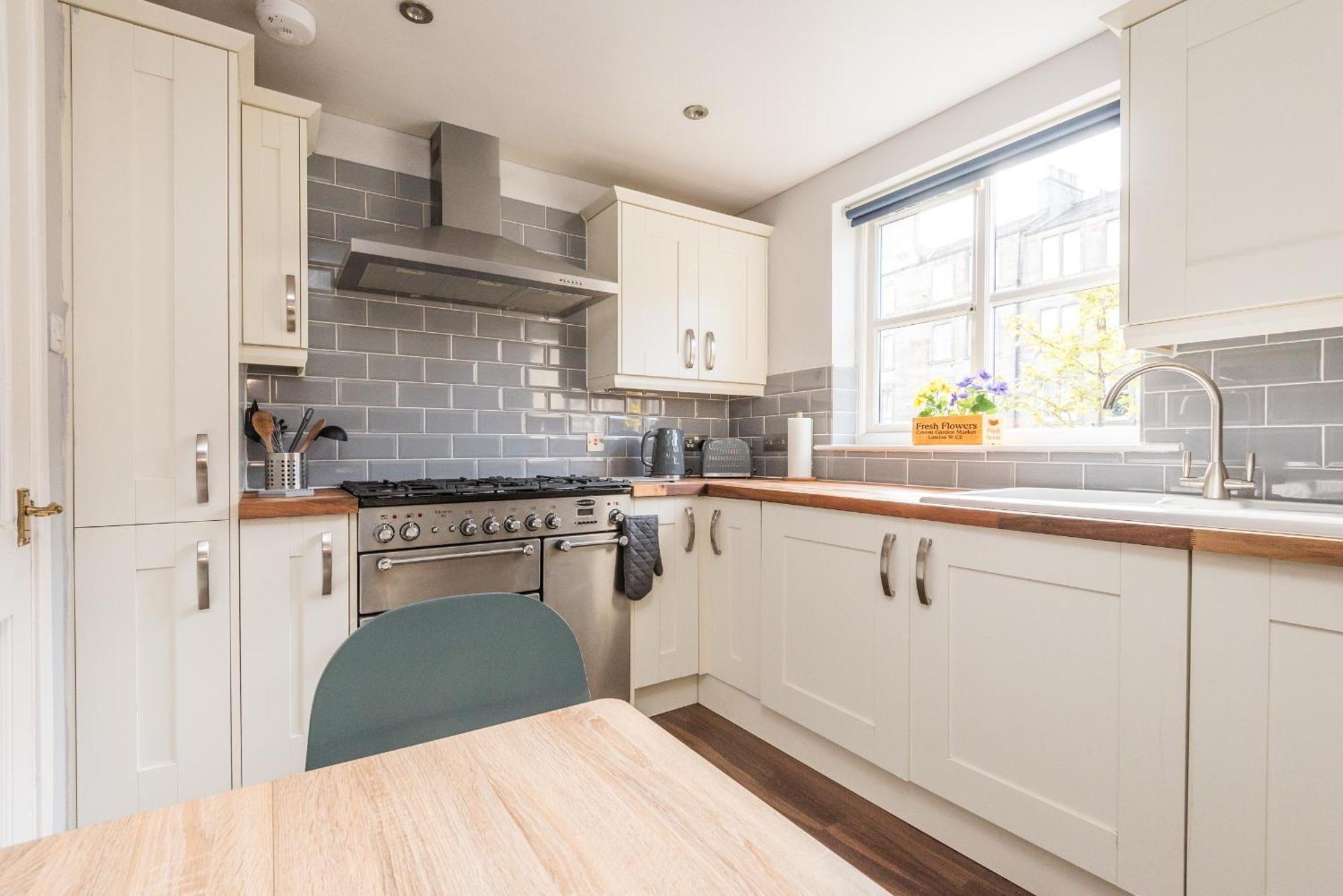 Cosy Roseburn Apartment, Edinburgh - 2 Bedrooms, Free Parking المظهر الخارجي الصورة